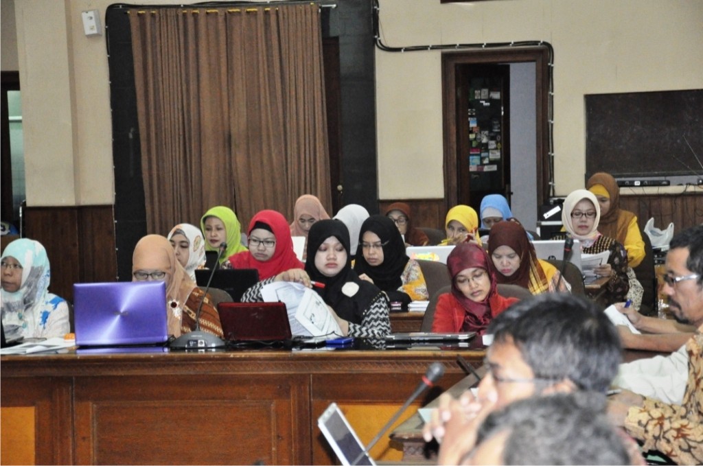 You are currently viewing Pelatihan Penyusunan Evaluasi Diri Borang Akreditasi Prodi dan Pengelola RPPS/RPF